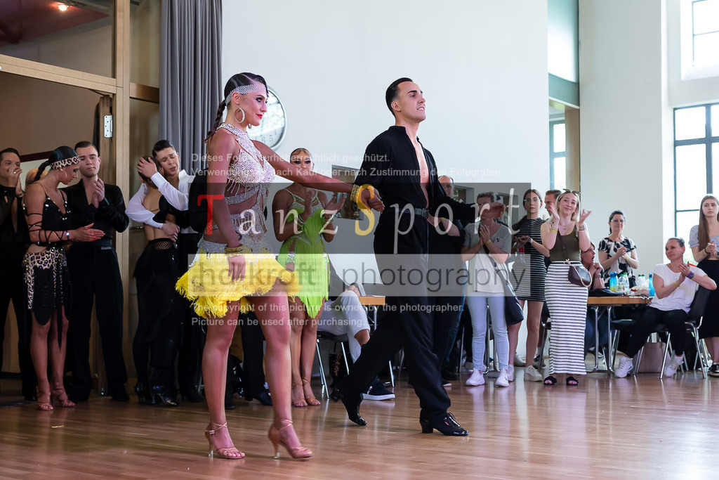 20240616_D-Cup-HGR-Latein_A8873 | Tanzsportbilder, Standardtanz, Lateintanz, WDSF, DTV, LTVB, dancecomp, goc, hessen tanzt, blaues band der spree, walzer, tango, wiener walzer, slowfox, quickstepp, samba, rumba, cha-cha-cha, paso doble. jive, hd-kroft photography, turniertanzsport