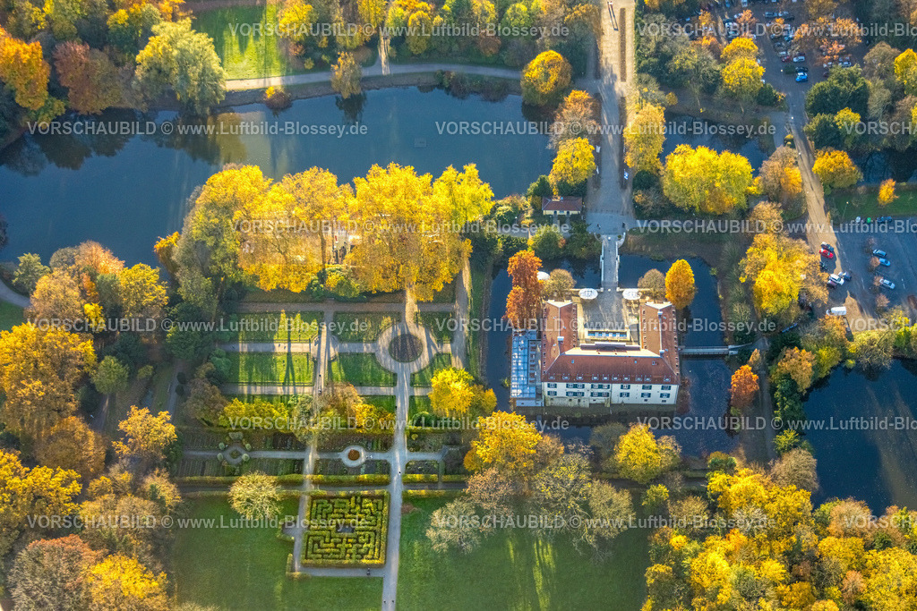 Gelsenkirchen251103471 | Luftbild, Schloss Berge, Wasserburg und Schlosspark, herbstliche Bäume, Buer, Gelsenkirchen, Ruhrgebiet, Nordrhein-Westfalen, Deutschland