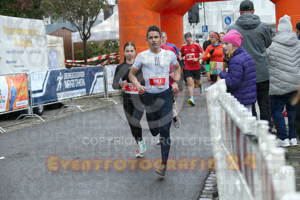 251130_1141_EX1_8225 | Sportfotografie im Rhein-Sieg Kreis, Köln, Bonn, NRW, Rheinland Pfalz, Hessen, etc. Unser Tätigkeitsfeld umfasst den Laufsport vom Volkslauf über den Marathon, Duathlon, Triathon bis zum Ultralauf wie Kölnpfad Ultra oder Schindertrail.