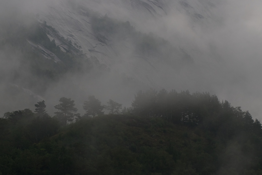 Nebel über den Fjorden Norwegens | Landschaftsbilder-MV - Realisiert mit Pictrs.com