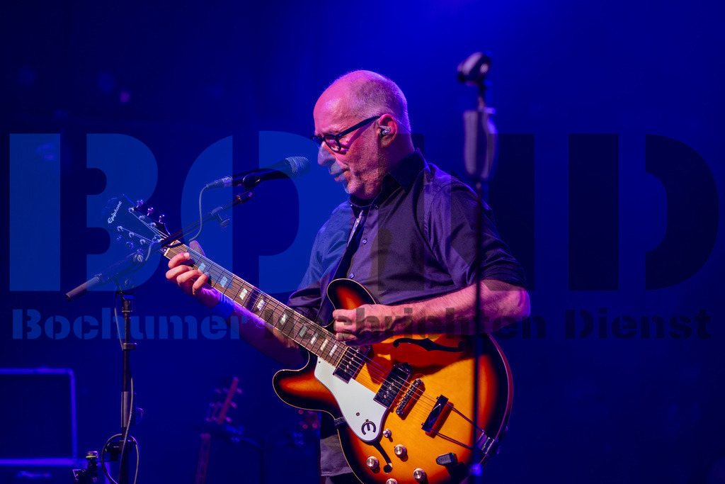 SES_GBAZEC20241227-33 | bond - Realisiert mit Pictrs.com