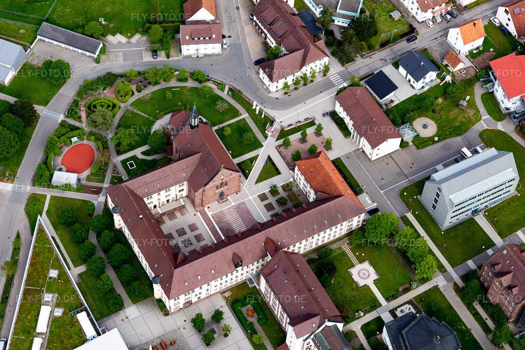 Luftbild: Gebäudekomplex des Klosters Stiftung St. Franziskus im Ortsteil Heiligenbronn in Schramberg im Bundesland Baden-Württemberg in Deutschland. Foto: IMG_114572.jpg vom 30.05.2019 durch Werner Riehm/FLY-FOTO.de