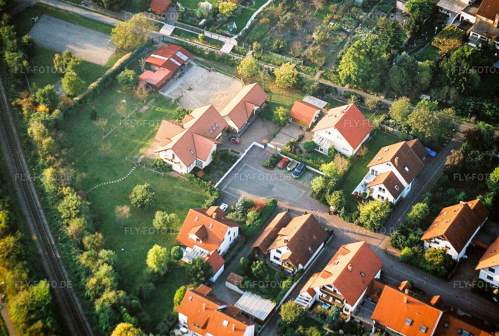 Luftbild: Im Mirabellengarten in Kandel im Bundesland Rheinland-Pfalz in Deutschland. Foto: NEG564311.jpg vom 21.10.2005 durch Werner Riehm/FLY-FOTO.de