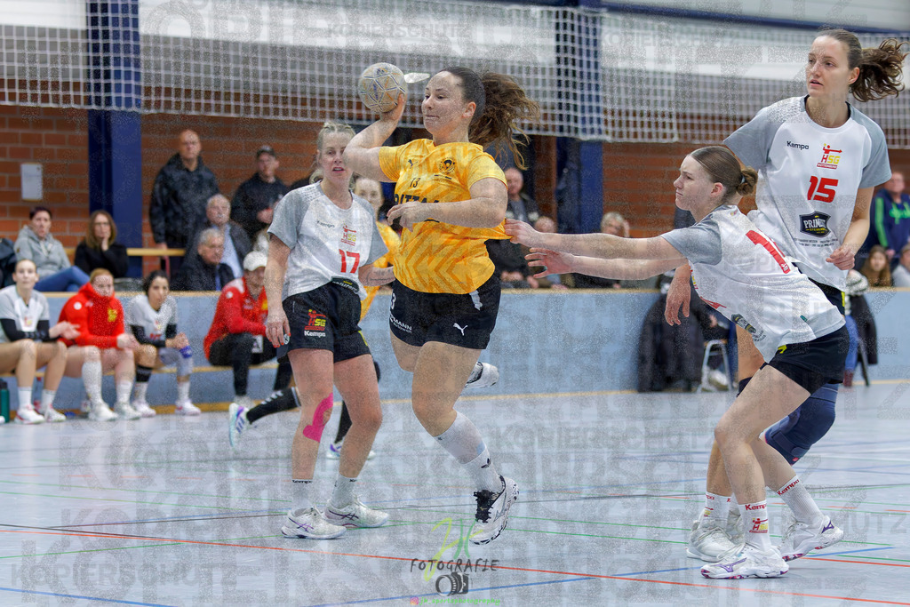 Frauen Oberliga Mitte (HHV); HSG Eibelshausen/Ewersbach - HSG Wettenberg II | Frauen Oberliga Mitte (HHV); HSG Eibelshausen/Ewersbach - HSG Wettenberg II am 13.12.2025 in Steinbrücken (Sporthalle am Hammerweiher)Photo © 2025 - Jörg Heinrich - Realisiert mit Pictrs.com