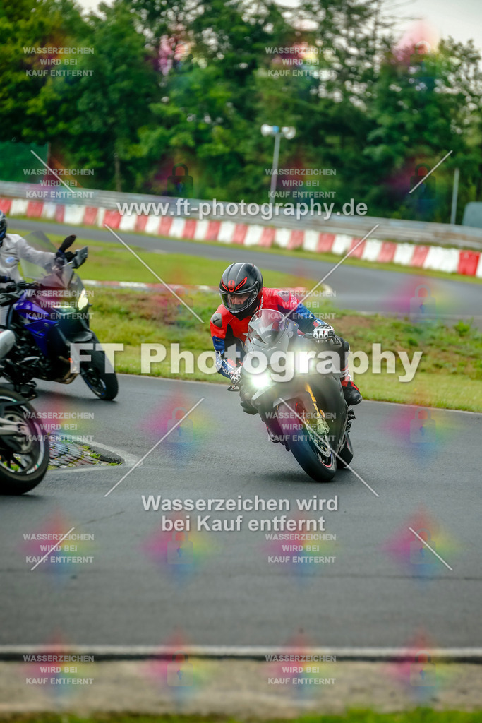 VBK-3944 | Hier findet Ihr Bilder von Touristenfahrten auf der Nürburgring Nordschleife oder von anderen Veranstaltungen die ich besucht habe. Viel Spass beim Durch Schauen 