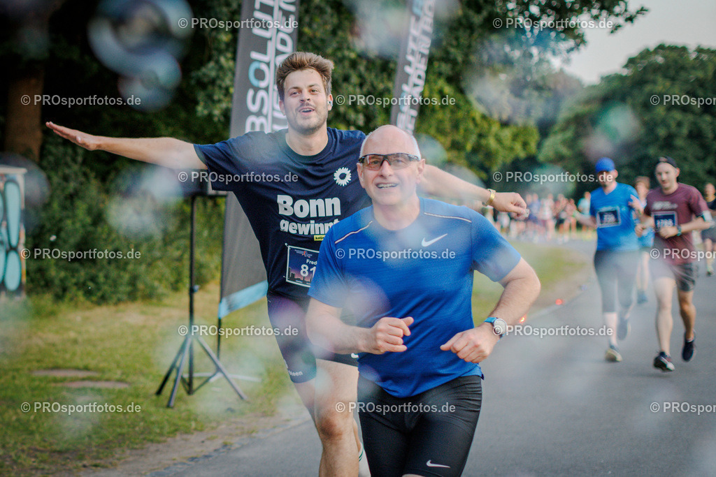 Sparda-Bank Nachtlauf Bonn; Bonn, 18.06.2025 | Impressionen vom Sparda-Bank Nachtlauf Bonn am 18.06.2025 in Bonn (Nordrhein-Westfalen). 
