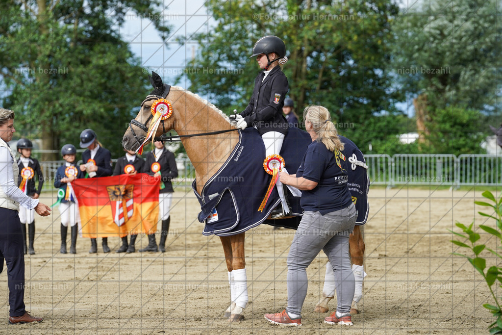 20240630-FAH02507 | Turnierbilder Schwabmünchen, Dressurbilder, Springreitturnier, Reitsportbilder, Turnierfotografen Bayern, Turnierfotograf