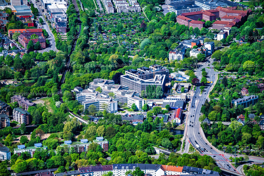 Hamburg_Eppendorf_Deelbögenkamp_Ring_2_ELS_3139010525 | HAMBURG 01.05.2025 Verwaltungsgebäude des Unternehmens am Deelbögenkamp im Ortsteil Groß Borstel in Hamburg, Deutschland. Weiterführende Informationen bei: SPIE Deutschland & Zentraleuropa GmbH,  Verwaltungs-Berufsgenossenschaft (VBG),  freenet AG. // Administration building of the company on Deelboegenkonp in the district Gross Borstel in Hamburg, Germany. Further information at: SPIE Deutschland & Zentraleuropa GmbH,  Verwaltungs-Berufsgenossenschaft (VBG),  freenet AG. Foto: Martin Elsen