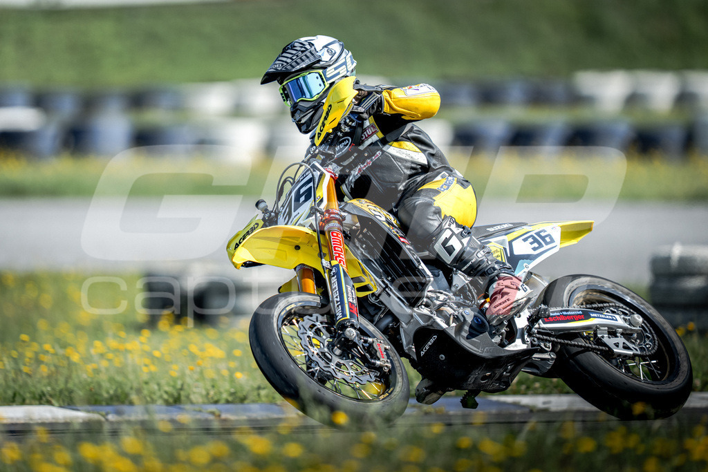 G-Cup + Supermoto Staatsmeisterschaft + Hungarian Supermoto Championship | GRIPcapture steht für authentische Sportfotografie in Österreich – für Momente, die mehr sind als Geschwindigkeit oder Ergebnis. Es geht um Emotion, Spannung, Fokus und den Augenblick, der oft nur einen Wimpernschlag dauert.Ob Motorsport, Teamsport oder 