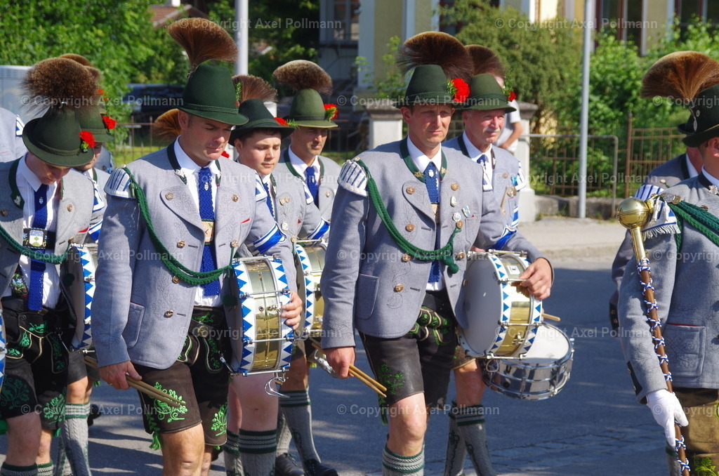IMGP3130 | fotografiert von Axel PollmannLeonhardi Wallfahrt Benediktbeuern und Murnau, Fronleichnam, Fasching, Landschaft im Loisachtal und Benediktbeuern  - Realisiert mit Pictrs.com