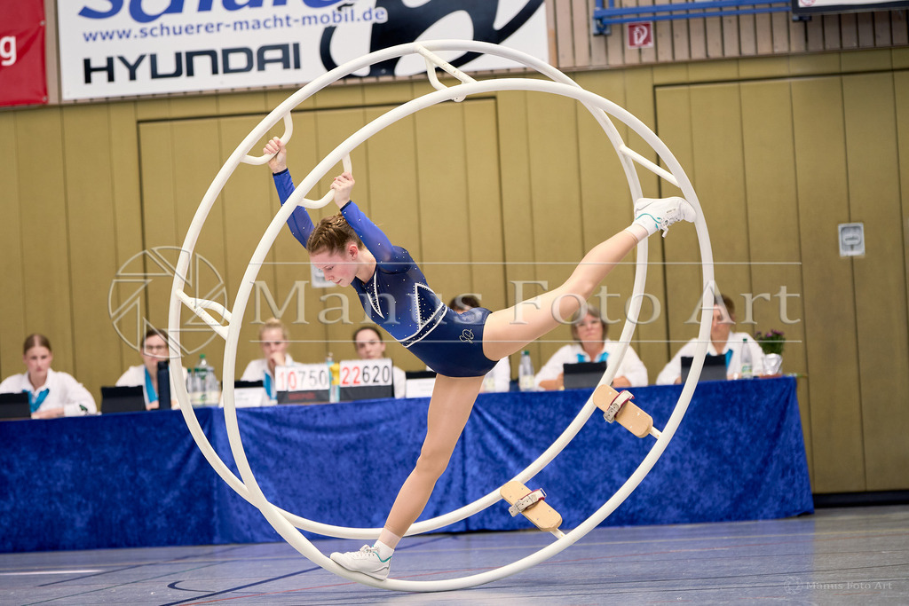 B-DSC00659 | Professionelle Sportfotografie in Hamburg, Schleswig-Holstein und Niedersachsen – spezialisiert auf Rhönrad, Geräteturnen, Leistungsturnen und rhythmische Sportgymnastik. Bundesweite Begleitung von Rhönrad-Events. Jetzt Sport-Fotos - Realisiert mit Pictrs.com