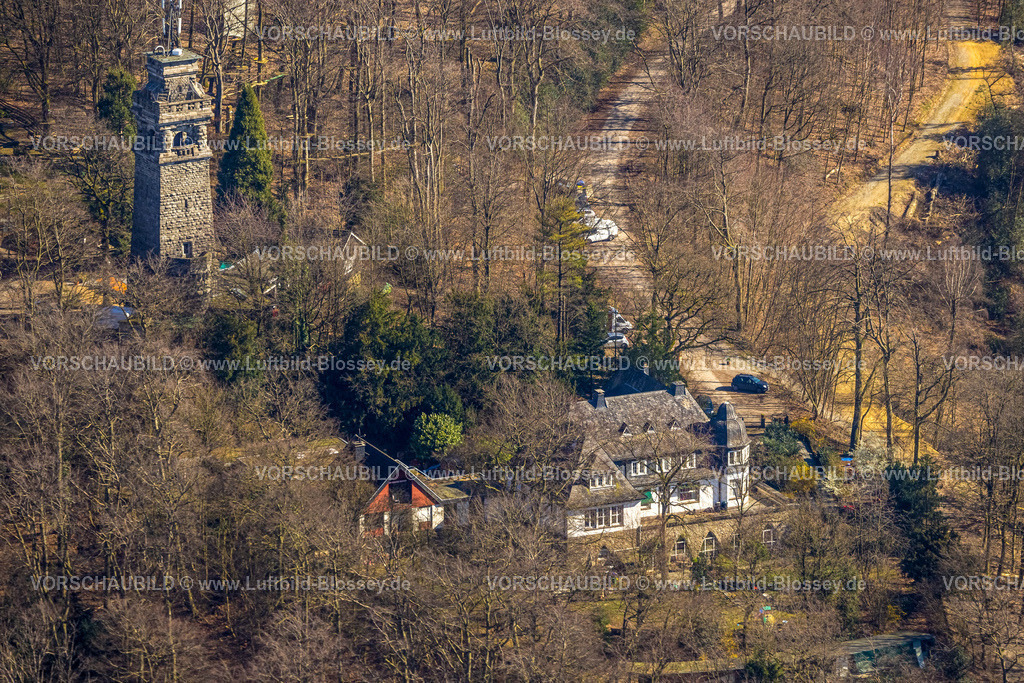Velbert240301383Langenberg | Luftbild, Bismarckturm Langenberg, Haus im Wald in der Tagespflege Senderspatzen
Kinderbetreuungseinrichtung Hordtstraße, NSG Naturschutzgebiet und Waldgebiet, Oberbonsfeld, Velbert, Ruhrgebiet, Nordrhein-Westfalen, Deutschland