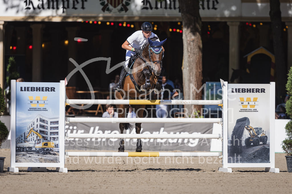 230909_OWLCh_MediumTour-204 | Deine schönsten Turniermomente als professionelle Fotos! Entdecke hochwertige Pferdesport-Fotografie im Online-Shop. Jetzt Fotos finden & bestellen!