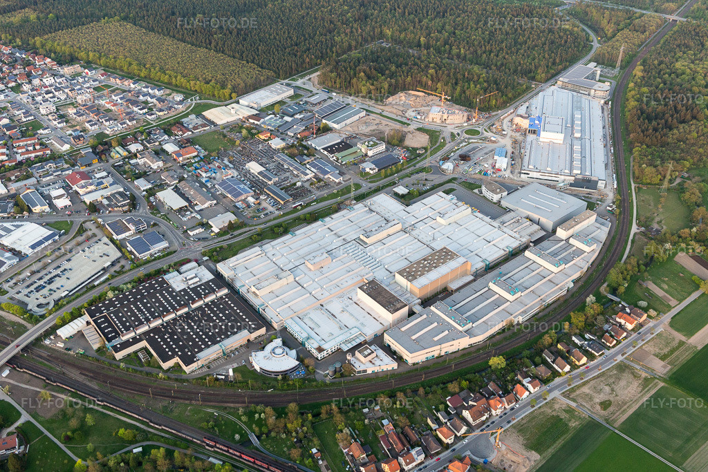 Luftbild: Graben-Neudorf, SEW-EURODRIVE GmbH & Co KG im Ortsteil Graben in Graben-Neudorf im Bundesland Baden-Württemberg in Deutschland. Foto: IMG_106653.jpg vom 17.04.2018 durch Werner Riehm/FLY-FOTO.de