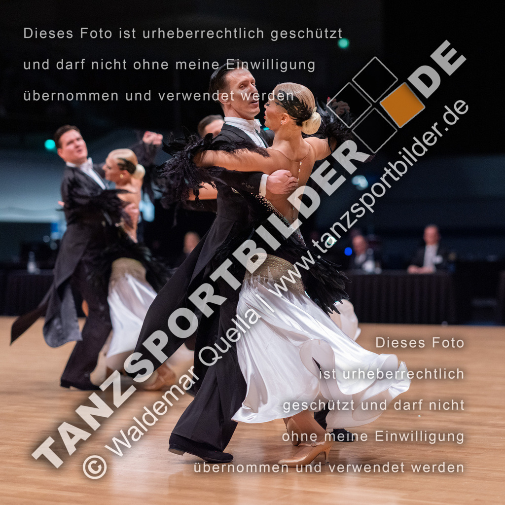 20251115-01487 | Hier finden Sie Tanz Bilder vom Latein und Standard Formationen tanzen. Sportbilder vom Tanzsport. Schöne Fotos und von Weltmeisterschaft, Europameisterschaft, Bundesliga, Regionalliga, Oberliga und Landesliga sowie von GOC Stuttgart, DanceComp, WM Bremen