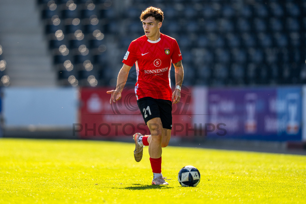 SG Sonnenhof Großaspach vs. KSV Hessen Kassel, Fussball, Regionalliga Südwest, 23. Spieltag, Saison 2025/2026, 07.03.2026 | Luca Damiano Molinari (SG Sonnenhof Großaspach, #21),SG Sonnenhof Großaspach vs. KSV Hessen Kassel, Fussball, Regionalliga Südwest, 23. Spieltag, Saison 2025/2026, 07.03.2026Foto: photosbyphips/Philip Ziegler