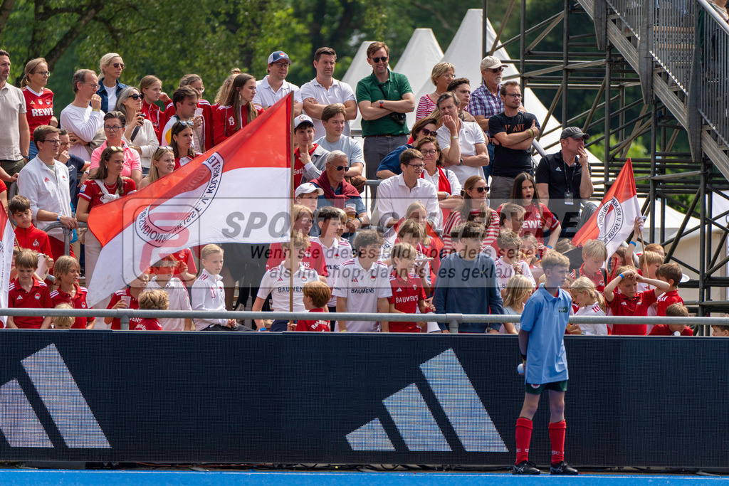 Final4_20250601-1431-HK108612 | Krefeld, Deutschland, 01.06.2025:  Feldhockey Final4 2025 – „Deutsche Feldhockey-Meisterschaften 2025“ Crefelder HTC - Rot-Weiss Köln (Finale Herren) im Gerd-Wellen-Hockeyanlage am 01.06.2025 in Krefeld, Deutschland. (Foto von Kramhöller/Fehrmann/Kaste)Krefeld, Germany, 01.06.2025: Feldhockey Final4 2025 – „Deutsche Feldhockey-Meisterschaften 2025“ Harvestehuder HTC - Düsseldorfer HC (Finale Damen) in Gerd-Wellen-Hockeyanlage at 01.06.2025 in Krefeld, Deutschland. (Foto from Kramhöller/Fehrmann/Kaste)