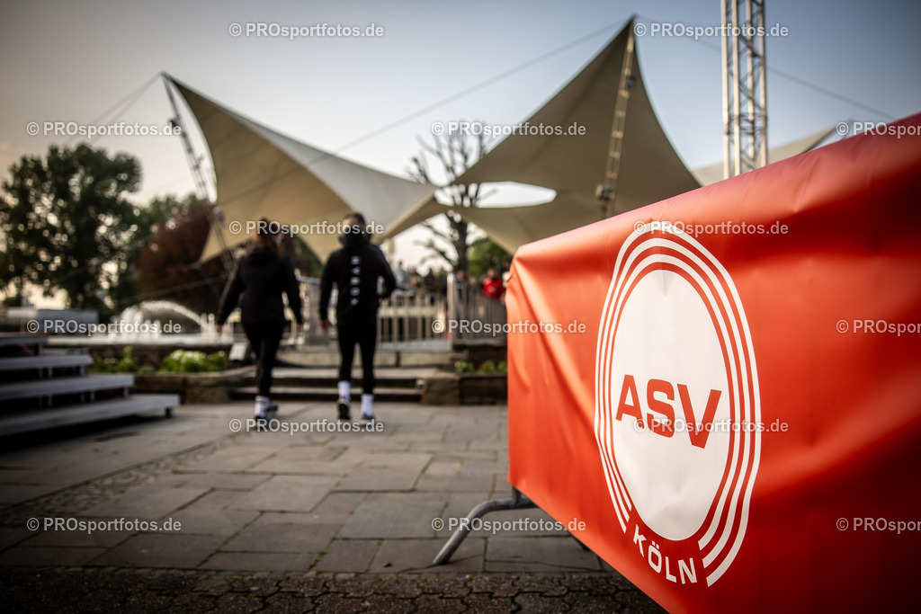 21. ASV Nachtlauf; Koeln, 08.05.24 | Impressionen vom 21. ASV Nachtlauf am 08.05.24 am Tanzbrunnen in Koeln. Foto: BEAUTIFUL SPORTS/Axel Kohring