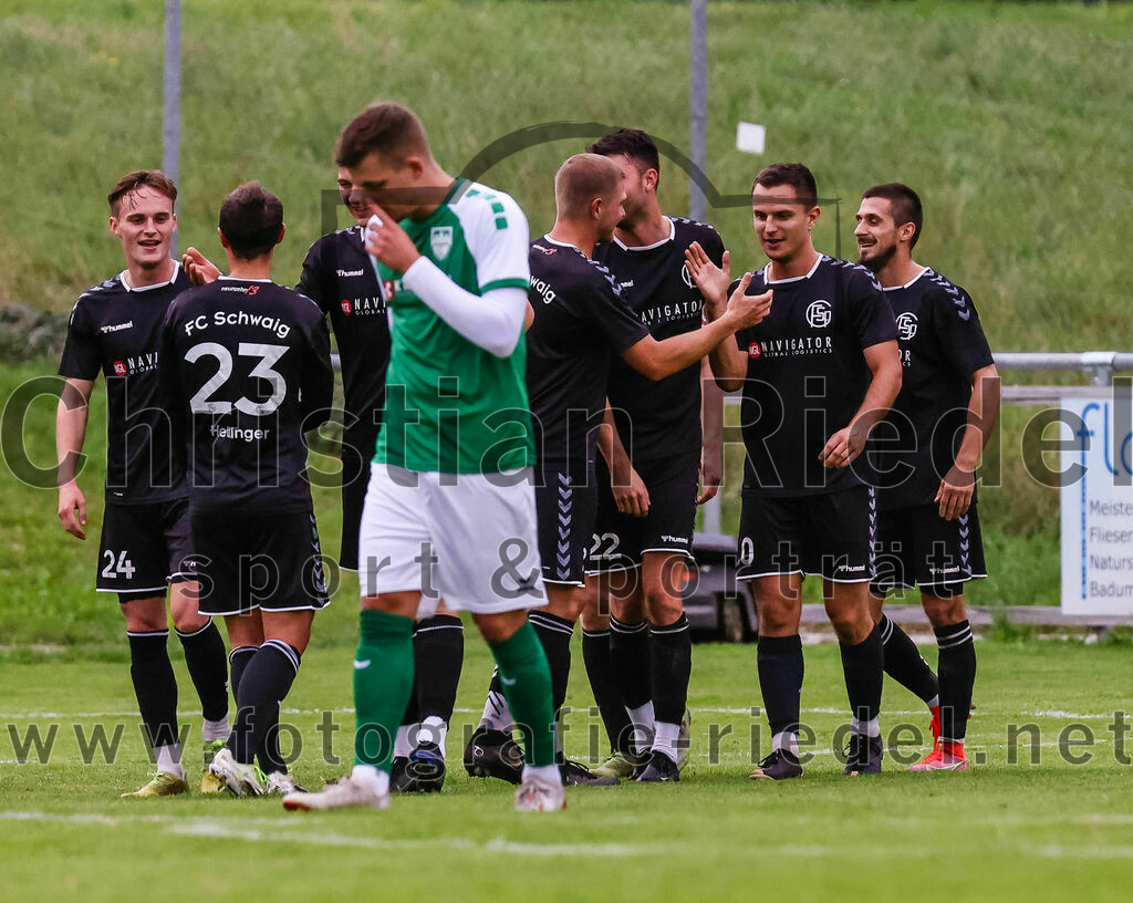 2023-08-09_067_FC_Schwaig_gegen_TuS_Geretsried | Deutschland, 09.08.2023:
Fußball, Landesliga Südost 2023 / 2024, 5. Spieltag, FC Schwaig gegen TuS Geretsried, Endergebnis: 4:1

Jubel nach dem Tor zum 2:0 durch Vincent Sommer (FC Schwaig, #10)

Foto: Christian Riedel / fotografie-riedel.net