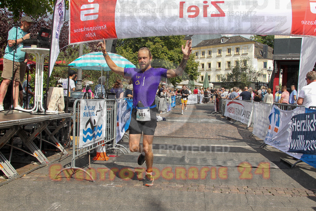 250824_1455_EV4_2371 | Sportfotografie im Rhein-Sieg Kreis, Köln, Bonn, NRW, Rheinland Pfalz, Hessen, etc. Unser Tätigkeitsfeld umfasst den Laufsport vom Volkslauf über den Marathon, Duathlon, Triathon bis zum Ultralauf wie Kölnpfad Ultra oder Schindertrail.