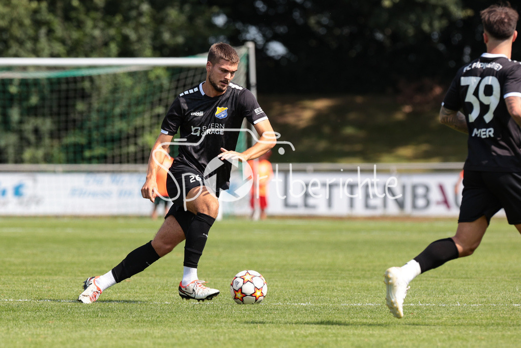 TSV 1861 Nördlingen - FC Pipinsried | am Ball Stefan ILIC (FCP #26)