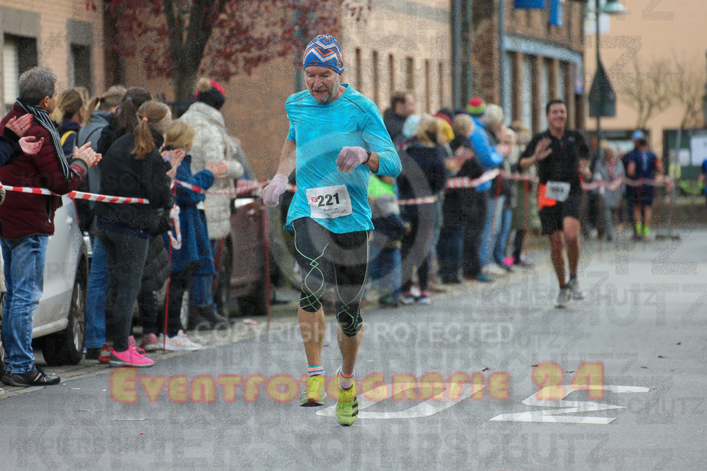221127_1211_EX1_2056 | Sportfotografie im Rhein-Sieg Kreis, Köln, Bonn, NRW, Rheinland Pfalz, Hessen, etc. Unser Tätigkeitsfeld umfasst den Laufsport vom Volkslauf über den Marathon, Duathlon, Triathon bis zum Ultralauf wie Kölnpfad Ultra oder Schindertrail.