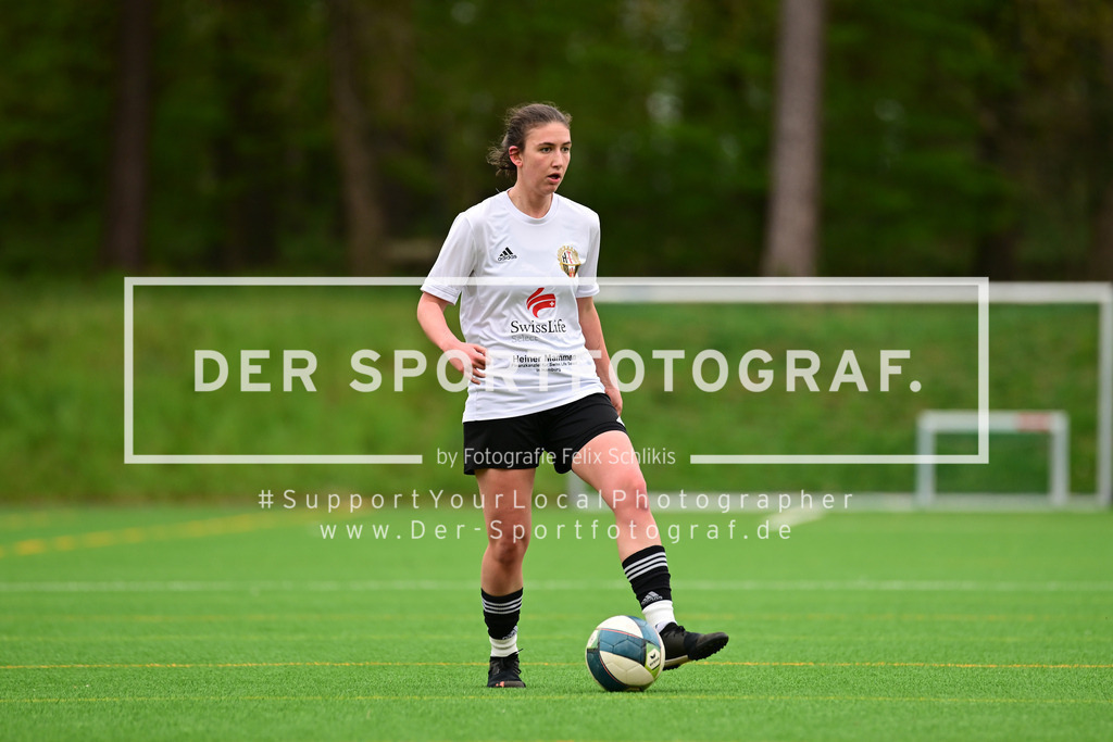 Fußball I Frauen I Saison 2025-2026 I Bezirksliga I 21. Spieltag I Harburger TB - Rahlstedter SC I 164841 | Der Sportfotograf. - Realisiert mit Pictrs.com