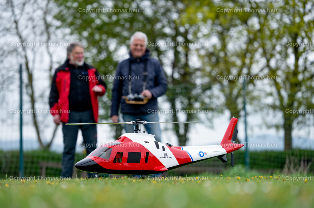 Modellflieger-Bensheim-Fotografie-Thomas-Neu-64 | bbe, Bensheim, Modellflieger Vorsitzender Heino Eickmeier und Heinz Wolf (Vollbart) ,  ,Bild: THomas Neu