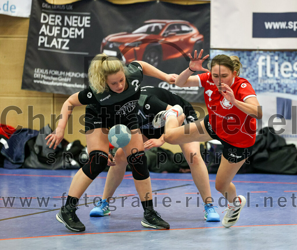 2022-12-04_039_SV_Anzing_gegen_TSV_Uebersee | Anzing, Deutschland, 04.12.2022:
Handball, Bezirksliga 2022 / 2023, 8. Spieltag, SV Anzing gegen TSV Übersee, Endergebnis: 29:24

Kristina Hilz (TSV Übersee, #2), Christina Huber (TSV Übersee, #13), Louisa Böhm (SV Anzing, #4)

Foto: Christian Riedel / fotografie-riedel.net