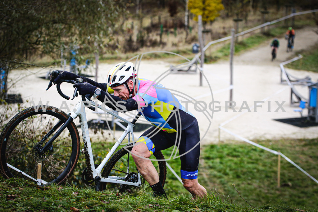 ..... | AUSTRIA, 24.11.24, 3.Radquerfeldein GP um das Sportzentrum Gunskirchen Image shows: Photo: Wapics / Andreas Willdoner