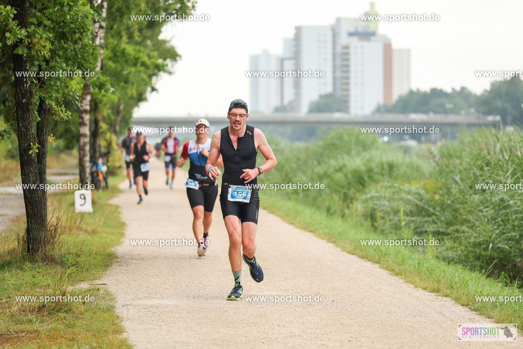 LUR_2004 | 34. M-net Erlanger Triathlon 2025 #erlangertriathlon  #mnettriathlon2025 #mnettriathlon #team #olympischedistanz #mitteldistanz #triathlon #maindonaukanal  #erlangertriathlon2025 #yourpictrs #tv1848 #tv1848erlangen  #triathlonbayern #sportinerlangen #demsportverbunden #sportshot_your_pictrs Copyright: www.sportshot.de