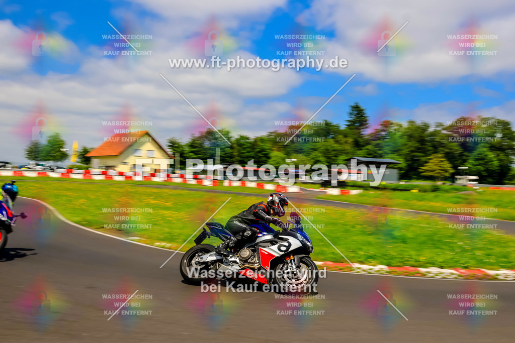 VBK-8099 | Hier findet Ihr Bilder von Touristenfahrten auf der Nürburgring Nordschleife oder von anderen Veranstaltungen die ich besucht habe. Viel Spass beim Durch Schauen 