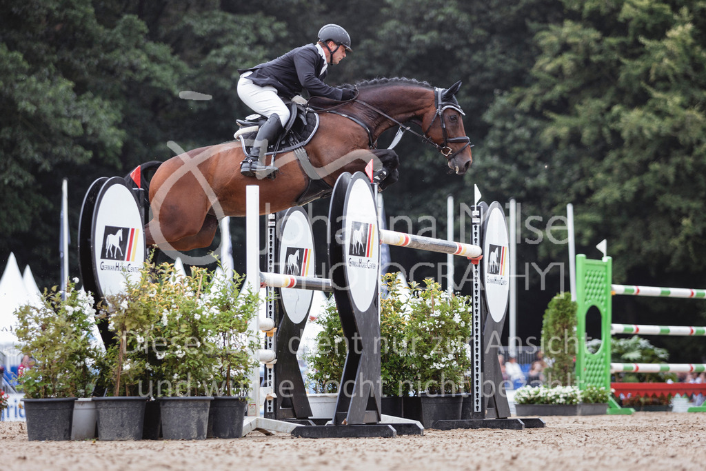 240906_BuCha_GP-600 | Deine schönsten Turniermomente als professionelle Fotos! Entdecke hochwertige Pferdesport-Fotografie im Online-Shop. Jetzt Fotos finden & bestellen!