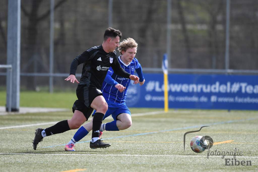 FC Rastede-VFl Stenum | Herren Bezirksliga 2; FC Rastede (blau)-VFL Stenum (schwarz) am 29.03.2026 in Rastede (Sportanlage Köttersweg), Photo: Philip Eiben 2026 - Realisiert mit Pictrs.com