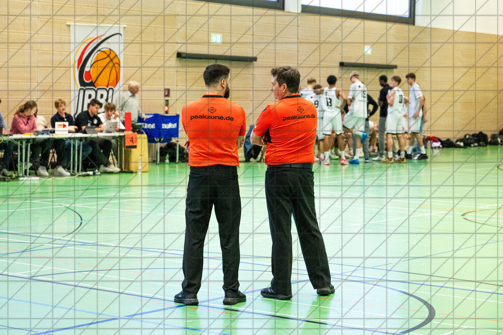 JBBL 24/25 | 27.10.2024 | Charisma Young Bulls vs. BBA Hagen | JBBL 24/25 | 27.10.2024 | Charisma Young Bulls vs. BBA Hagen - - - - - CREDIT, www.bullenfotos.de, Martin König, Hörner Weg 40, D-49078 Osnabrück, +4917663732967, Nutzung und Weitergabe nur zu den vereinbarten Zwecken. Presseanfragen an Urheber. Alle Rechte beim Urheber. - - - - - - Realisiert mit Pictrs.com