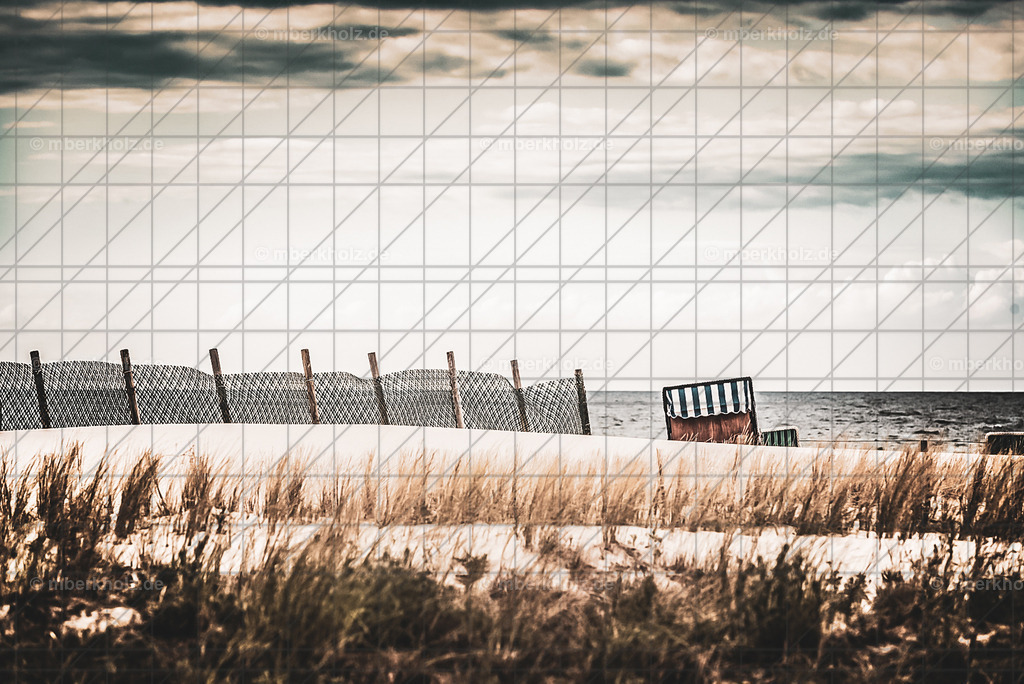 Marko_Berkholz_mberkholz_warnemünde_MBE1258 | Bilder aus dem Ostseebad Warnemünde, den Warnemünder Leuchtturm aus unterschiedlichen Perspektiven für Ihre Büroräume oder den privaten Lieblingsraum. In meinem Premium Bild Shop aus Rostock Warnemünde, entscheiden allein Sie, auf welches exklusive Material, in welcher Größe und in welchem Format der brillante Bilddruck erfolgt. Wir versenden innerhalb Deutschlands, Österreich und der Schweiz. Besuchen Sie mich auch gerne in meinem Warnemünder Fotostudio oder kontaktieren mich bei Fragen zur Motiv. info@mberkholz.de