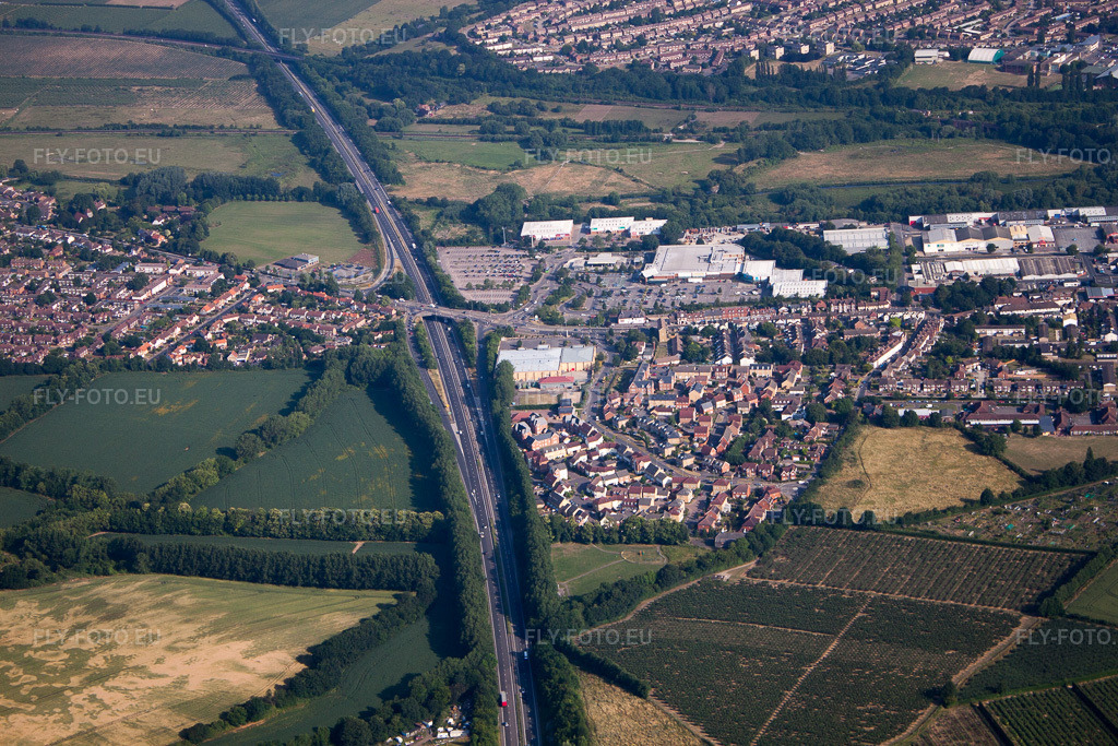 Vue aérienne: Vue de la ville à Lower Hardres dans le département Angleterre, Grande Bretagne – .Photo: IMG_58605.jpg prise le 18/07/2013 par Werner Riehm/FLY-FOTO.eu – Résolution de l'original: 4752 x 3168 px