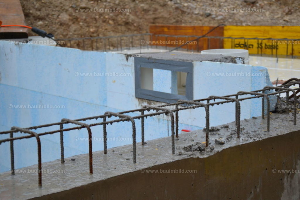 bib-lg04-betonarbeiten-0088 | Nach LV-Leistungsgruppen sortierte Detailfotos über den Bau eines Hauses. Alle Hausbau-Bilder direkt vom Urheber und Autor der Website Haus-Selber-Bauen.com