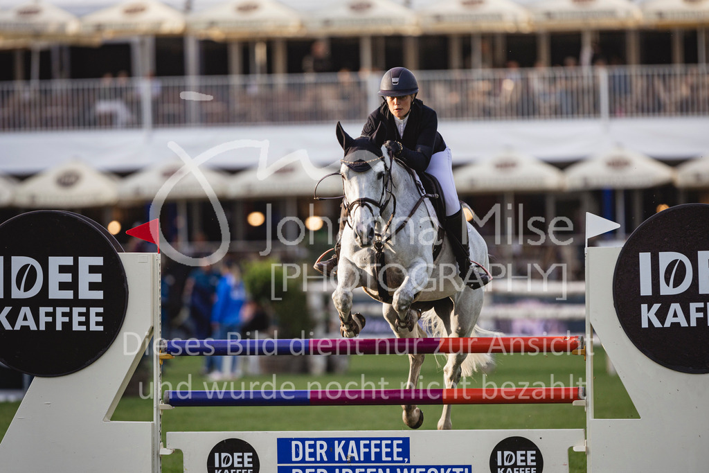 240510_Hamburg_Amateur-Small-313 | Deine schönsten Turniermomente als professionelle Fotos! Entdecke hochwertige Pferdesport-Fotografie im Online-Shop. Jetzt Fotos finden & bestellen!