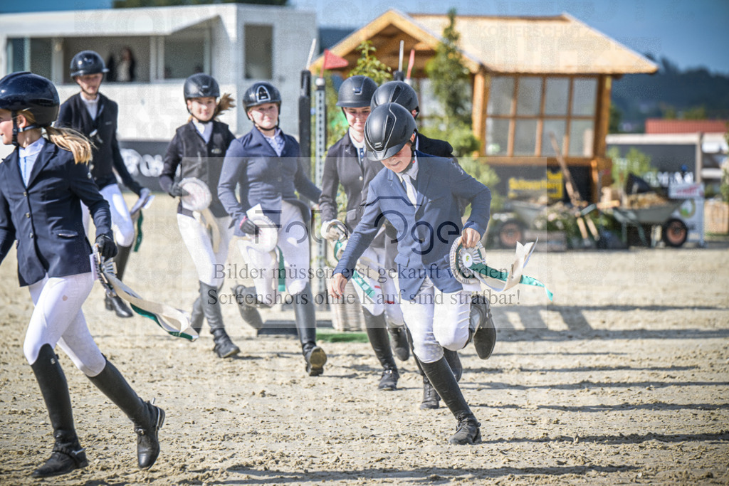 DOS_0086 | Entdecke hochwertige Reitturnierfotos von Foto Oger. Professionell, emotional und authentisch – jetzt Lieblingsmomente im Shop bestellen.Deutschlandweite Turnierfotografie. - Realisiert mit Pictrs.com