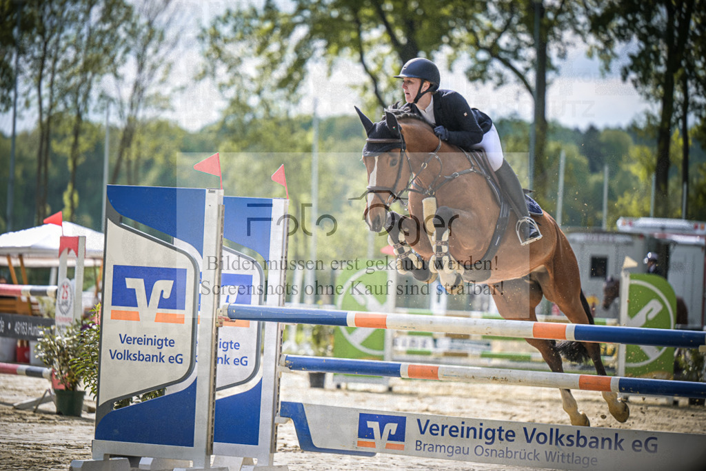DOS_1568 | Entdecke hochwertige Reitturnierfotos von Foto Oger. Professionell, emotional und authentisch – jetzt Lieblingsmomente im Shop bestellen.Deutschlandweite Turnierfotografie. - Realisiert mit Pictrs.com