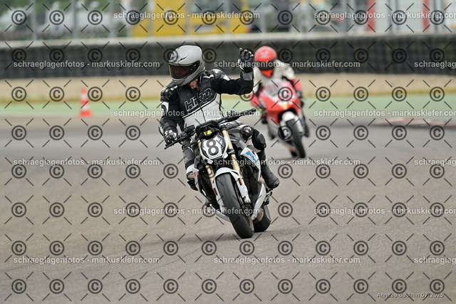 25bt05-1403 | markuskiefer.com - Realisiert mit Pictrs.com