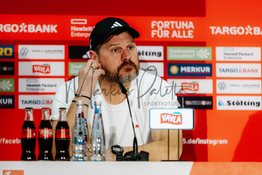 2. Bundesliga, Saison 2023/24, 25. Spieltag: Fortuna Düsseldorf - Hamburger SV | Düsseldorf, 08.03.2024: 2. Bundesliga, 25. Spieltag, Fortuna Düsseldorf gegen Hamburger SV in der Merkur Spiel-Arena in Düsseldorf. Foto: sportfotografie.ms | Markus Paletta - Realisiert mit Pictrs.com