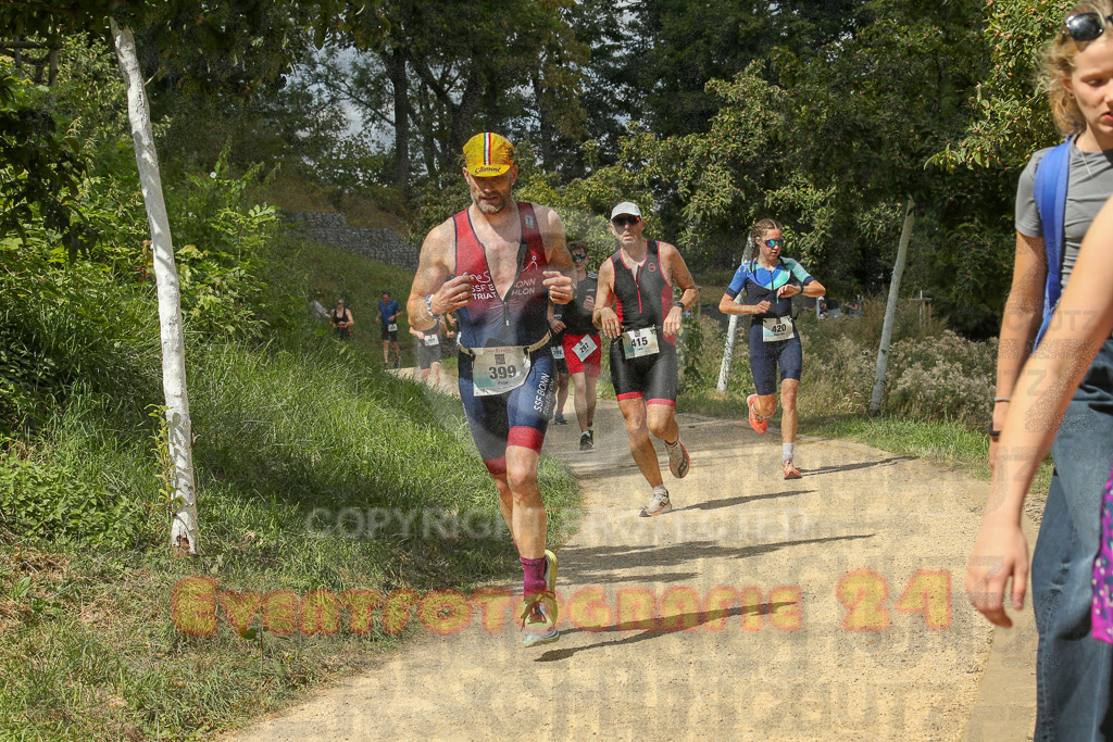 250824_1342_EX1_3291 | Sportfotografie im Rhein-Sieg Kreis, Köln, Bonn, NRW, Rheinland Pfalz, Hessen, etc. Unser Tätigkeitsfeld umfasst den Laufsport vom Volkslauf über den Marathon, Duathlon, Triathon bis zum Ultralauf wie Kölnpfad Ultra oder Schindertrail.
