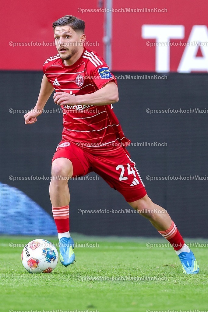F9510042601025 | 10.04.2026, Fußball, Fortuna Düsseldorf - Holstein Kiel, 2. Fußball Bundesliga, Herren, Merkur Spiel-Arena, 29. Spieltag, Saison 2025 2026: Florent Muslija&nbsp;(Fortuna Düsseldorf #24)  DFB regulations prohibit any use of photographs as image sequences and or quasi-video.