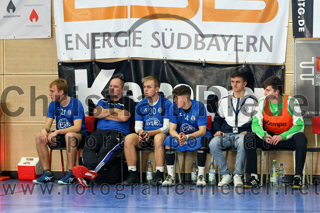 2022-12-17_004_SV_Anzing_gegen_TSV_Simbach | Anzing, Deutschland, 17.12.2022:
Handball, Bayernliga männliche A-Jugend 2022 / 2023, 9. Spieltag, SV Anzing gegen TSV Simbach, Endergebnis: 39:30

Johannes Mergenthaler (TSV Simbach, #21), Elmar Voll (TSV Simbach), Bastian Brand (TSV Simbach, #30), Alexander Luger (TSV Simbach, #14), Xaver Baumgartner (TSV Simbach)

Foto: Christian Riedel / fotografie-riedel.net