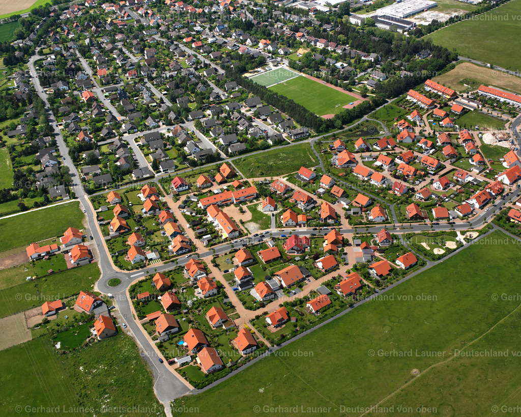 2638345 | JERSTEDT 06.08.2006 Wohngebiet der Mehrfamilienhaussiedlung  in Jerstedt im Bundesland Niedersachsen, Deutschland // Residential area of the multi-family house settlement  in Jerstedt in the state Lower Saxony, Germany Foto: Gerhard Launer