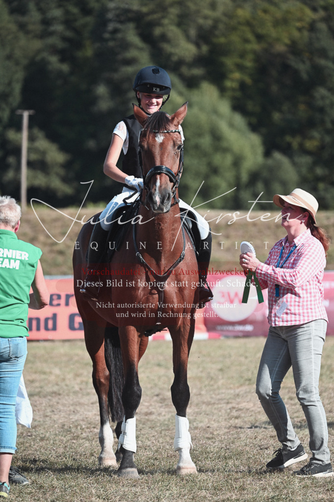 DSC_8865 | Pferde- und Turnierfotografie in Westsachsen. Pferdeportraits, Auftragszeichnungen und intuitive Kunst.