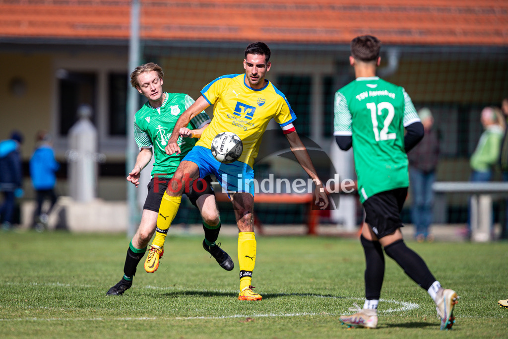 SC Böbing gegen TSV Altenstadt II | Fußball A-Klasse Herren Oberbayern Zugspitze Gruppe 8 7. Spieltag, SC Böbing gegen TSV Altenstadt II, 20240915,Roman Steiner (SC Böbing 6) am Ball,2024-09-15 in Böbing (Sportplatz Böbing), Roman Steiner (SC Böbing 6), Meiko Barlag (TSV Altenstadt II 3)Copyright: WolfgangxLindner www.foto-lindner.de / shop.foto-lindner.de