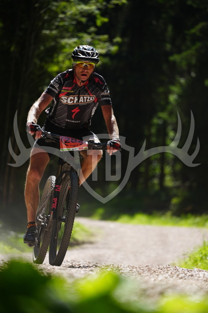 FC102239 | Fotogalerie der Treibjagd im Dunkelwald - Dein MTB Etappenrennen im Erzgebirge - Realisiert mit Pictrs.com